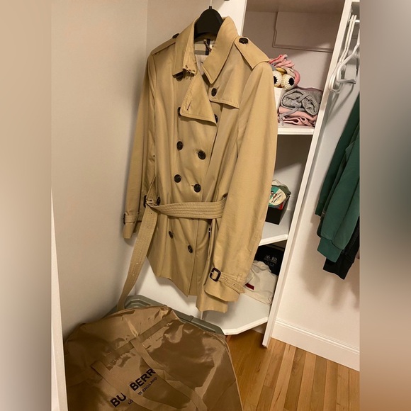Authentic New Burberry Kensington Heritage Trench Coat - Picture 2 of 5